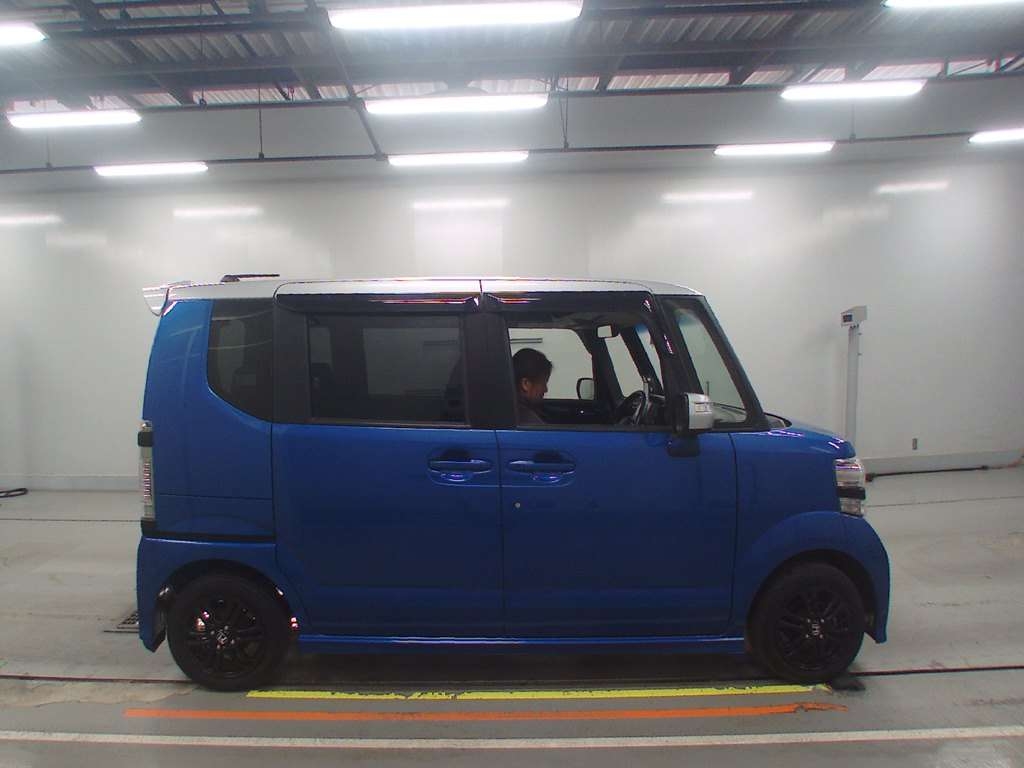 HONDA N-BOX+