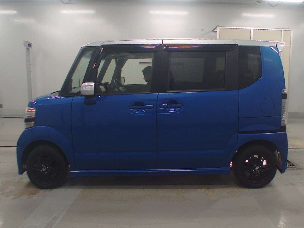 HONDA N-BOX+