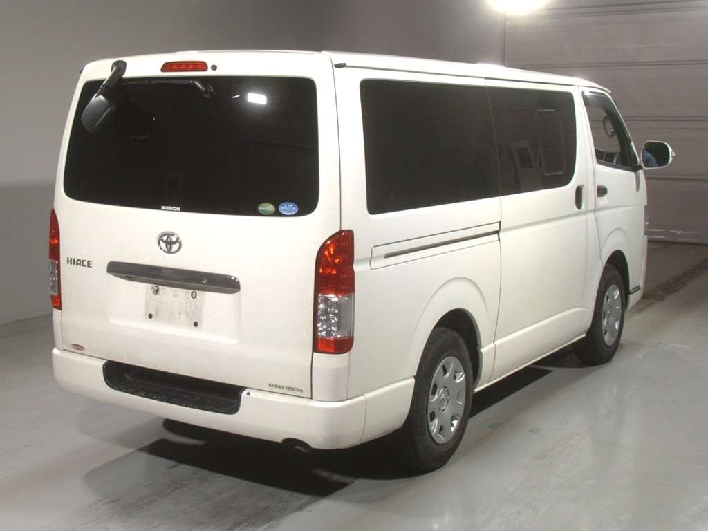 TOYOTA REGIUS ACE