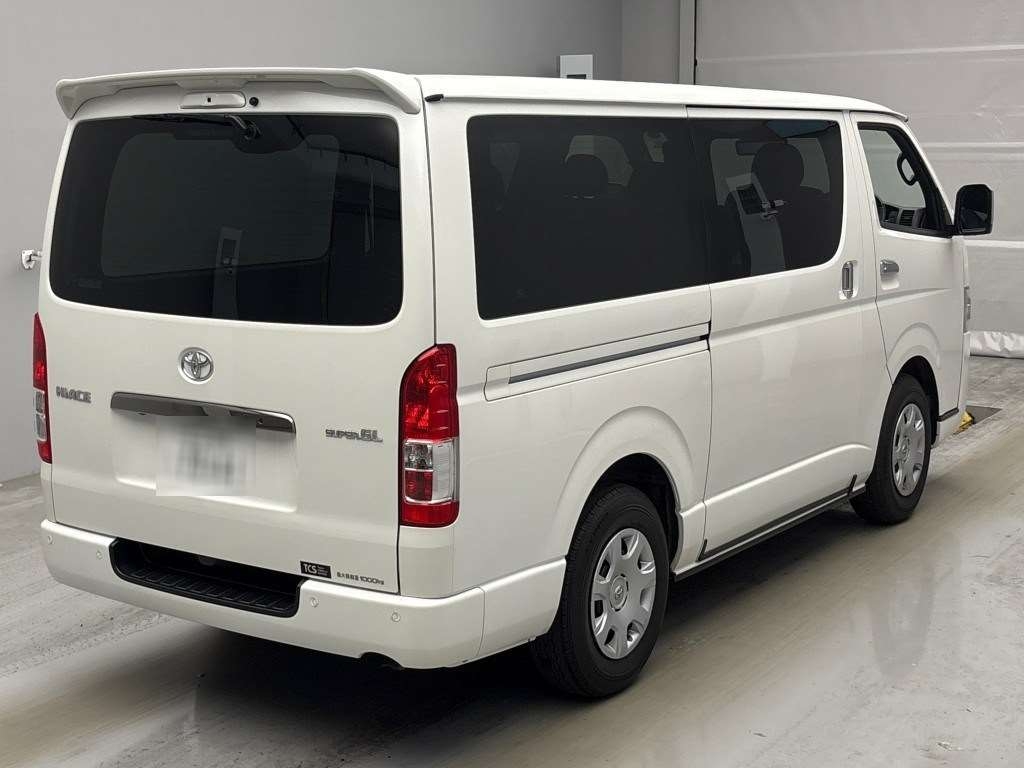 TOYOTA REGIUS ACE