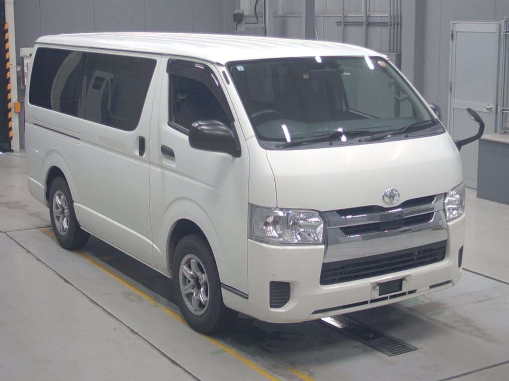 TOYOTA REGIUS ACE