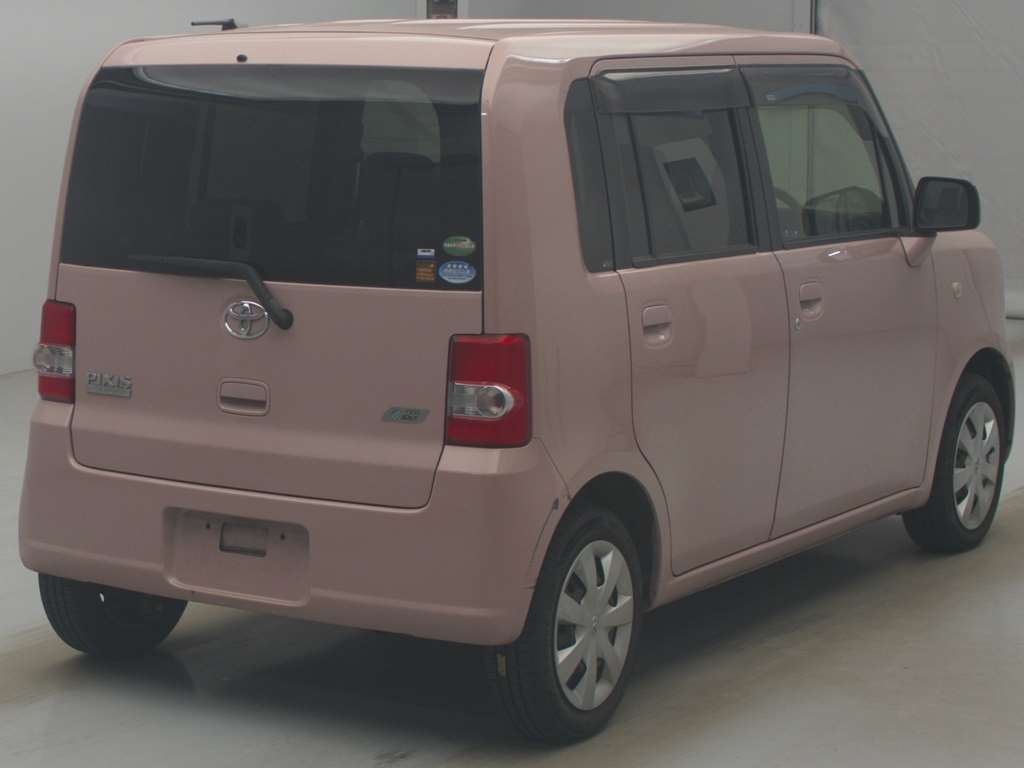 TOYOTA PIXIS SPACE