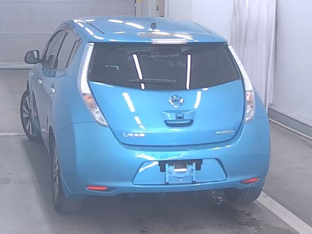 NISSAN LEAF