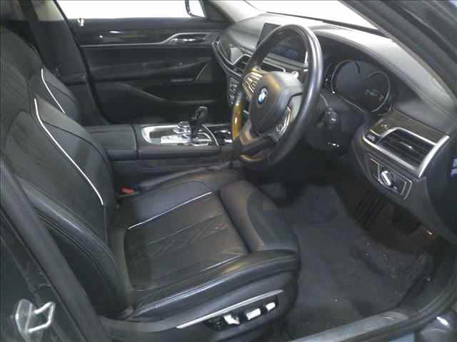BMW 7-SERIES