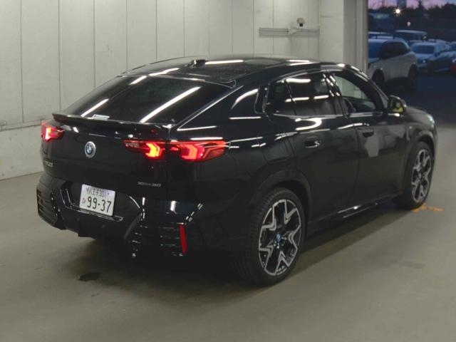 BMW IX2