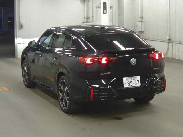 BMW IX2