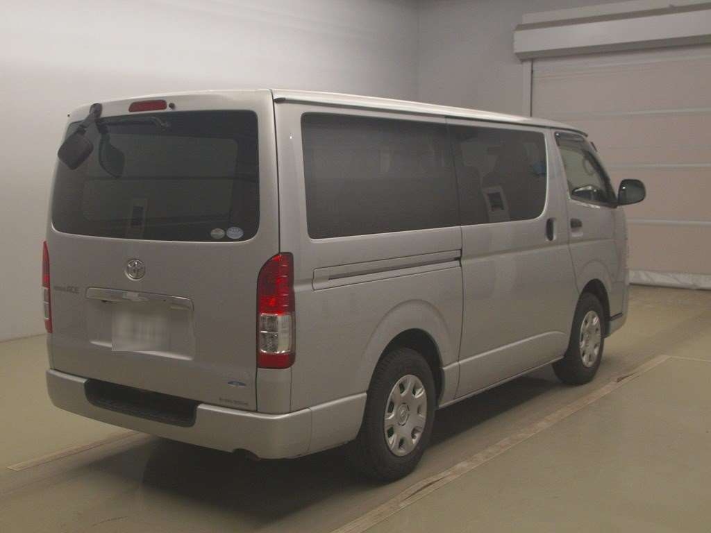 TOYOTA REGIUS ACE