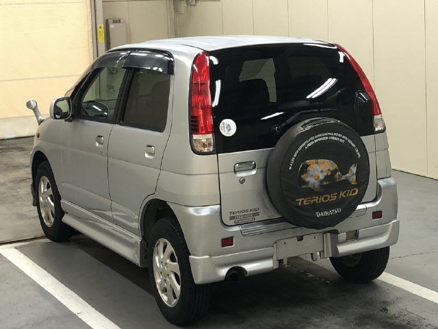 DAIHATSU TERIOS KID