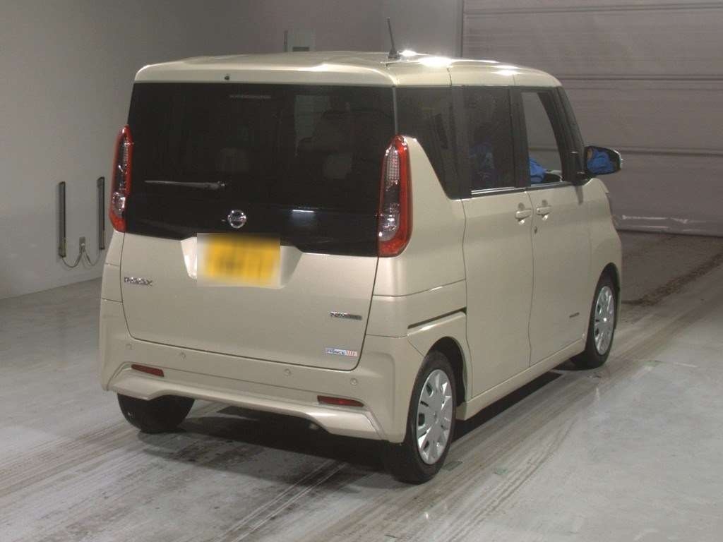 NISSAN ROOX