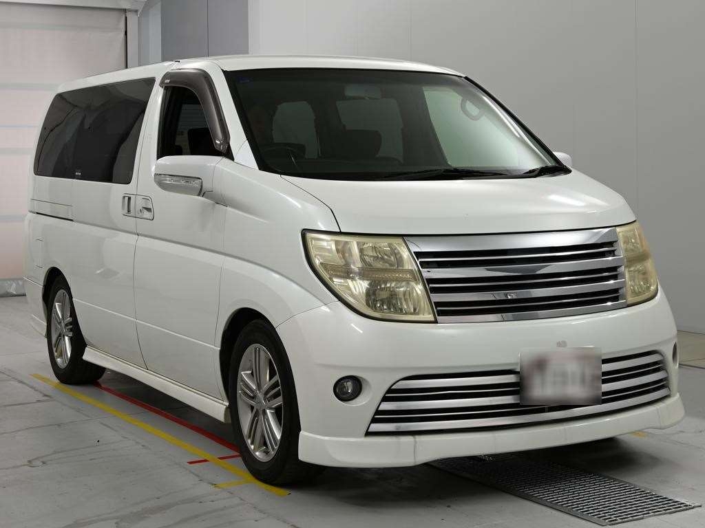 NISSAN ELGRAND