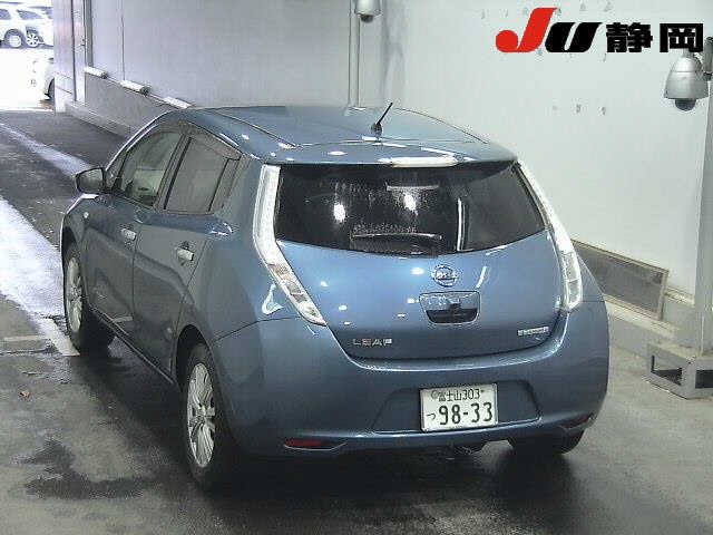 NISSAN LEAF