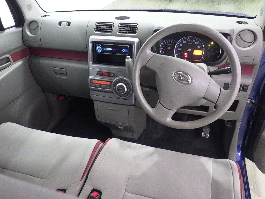 DAIHATSU MOVE CONTE