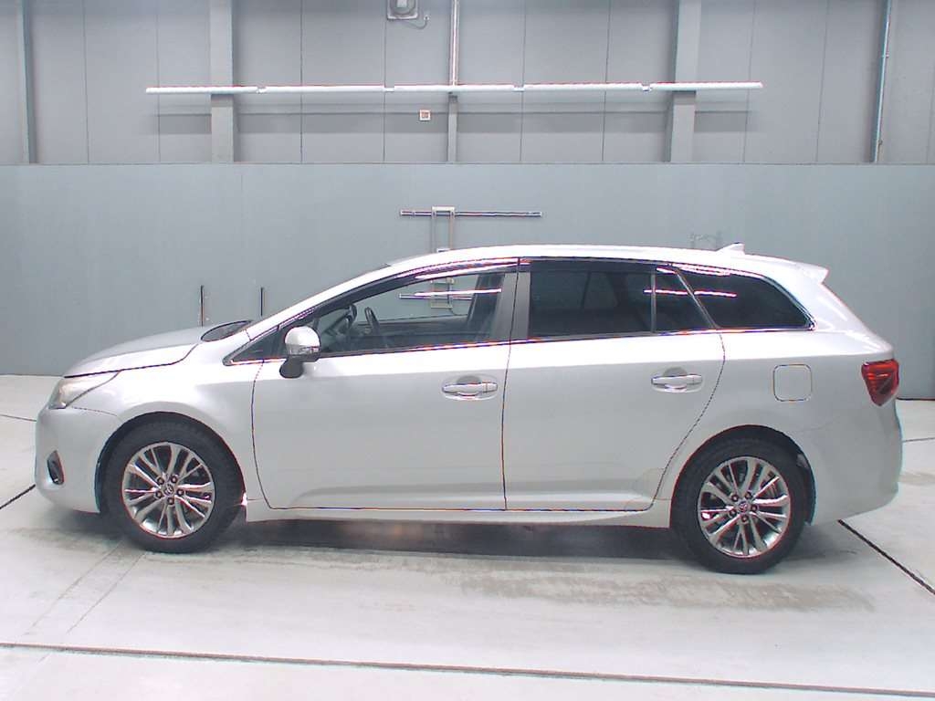 TOYOTA AVENSIS