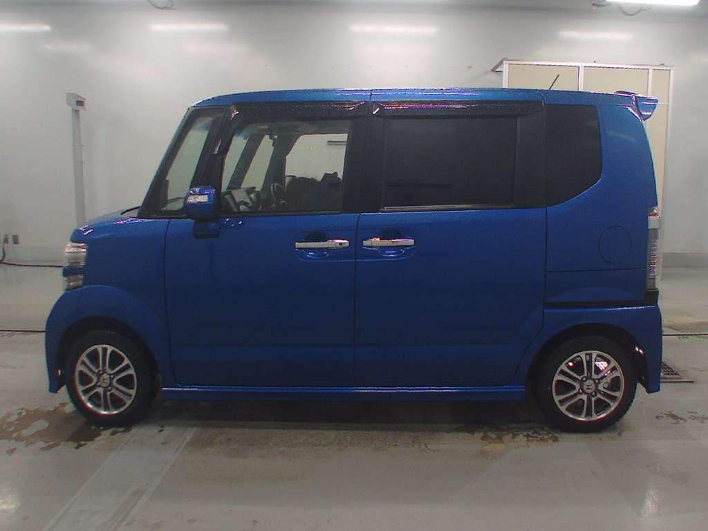 HONDA N-BOX+