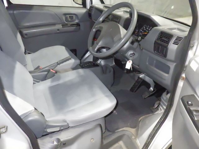 NISSAN CLIPPER