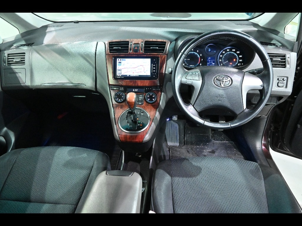 TOYOTA MARK X ZIO