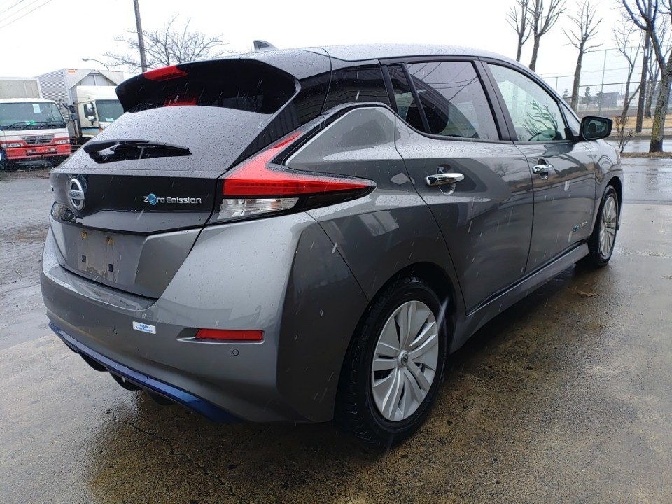 NISSAN LEAF
