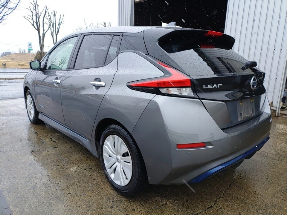 NISSAN LEAF