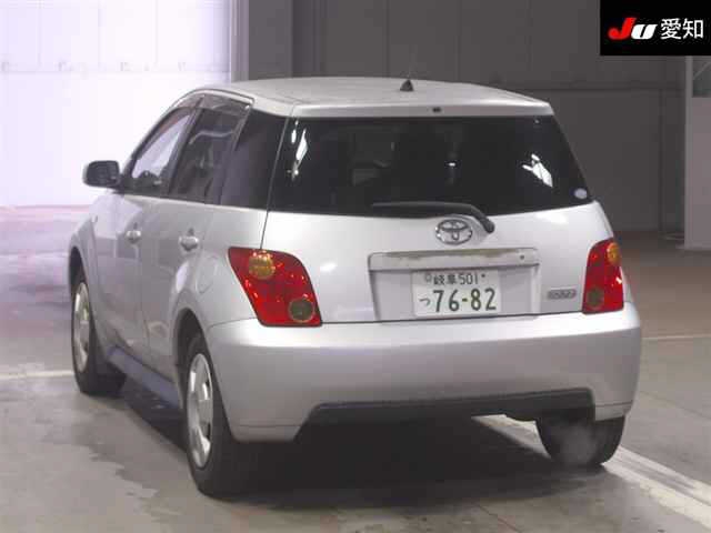 TOYOTA IST