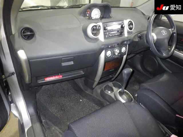 TOYOTA IST