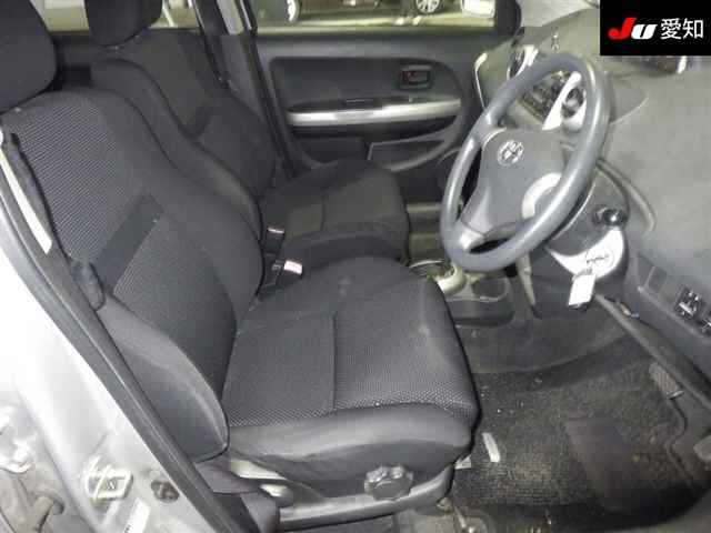 TOYOTA IST