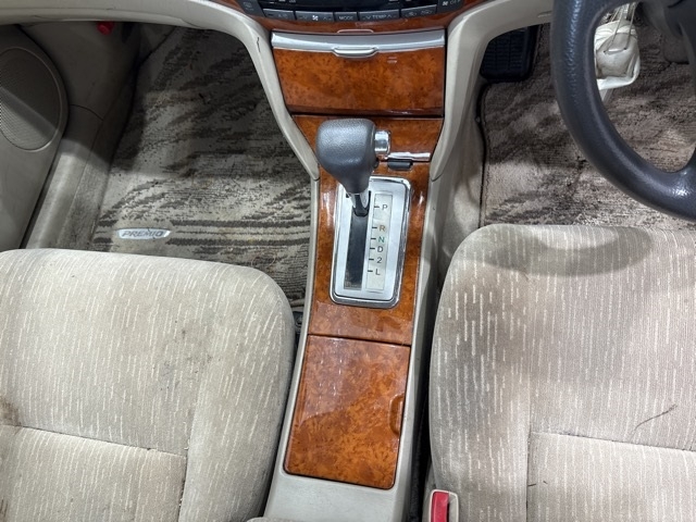 TOYOTA PREMIO