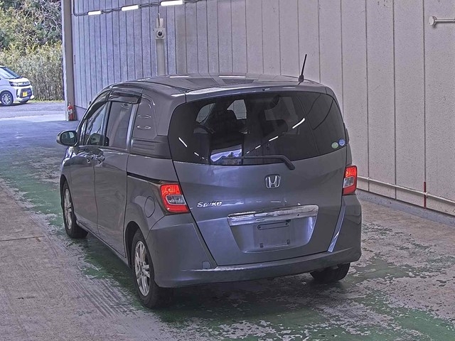 HONDA FREED SPIKE