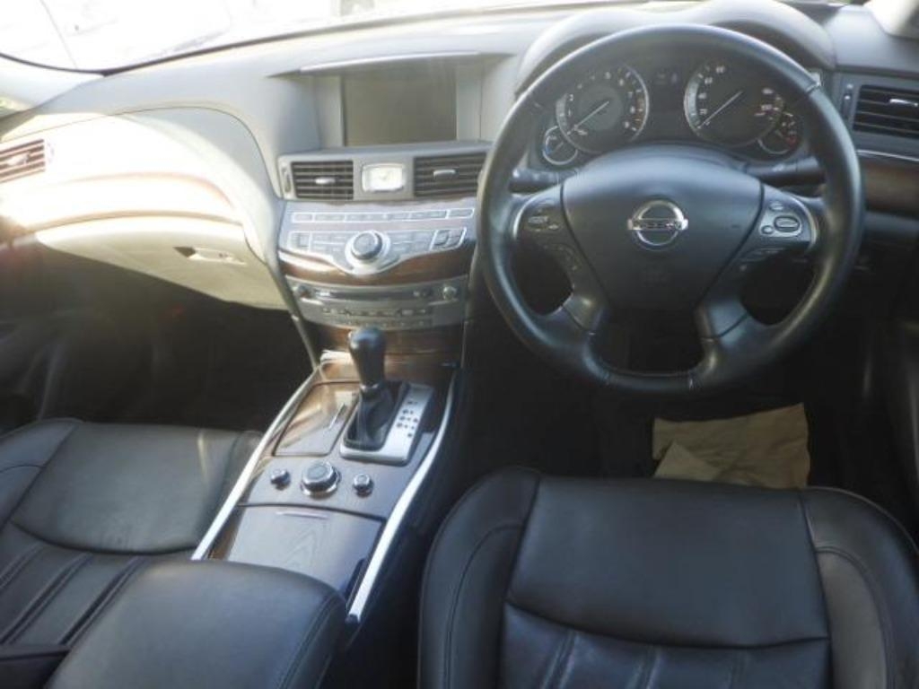 NISSAN FUGA