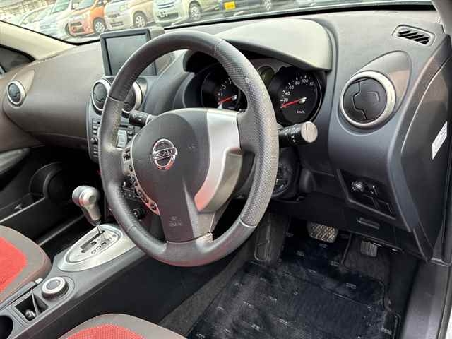 NISSAN DUALIS
