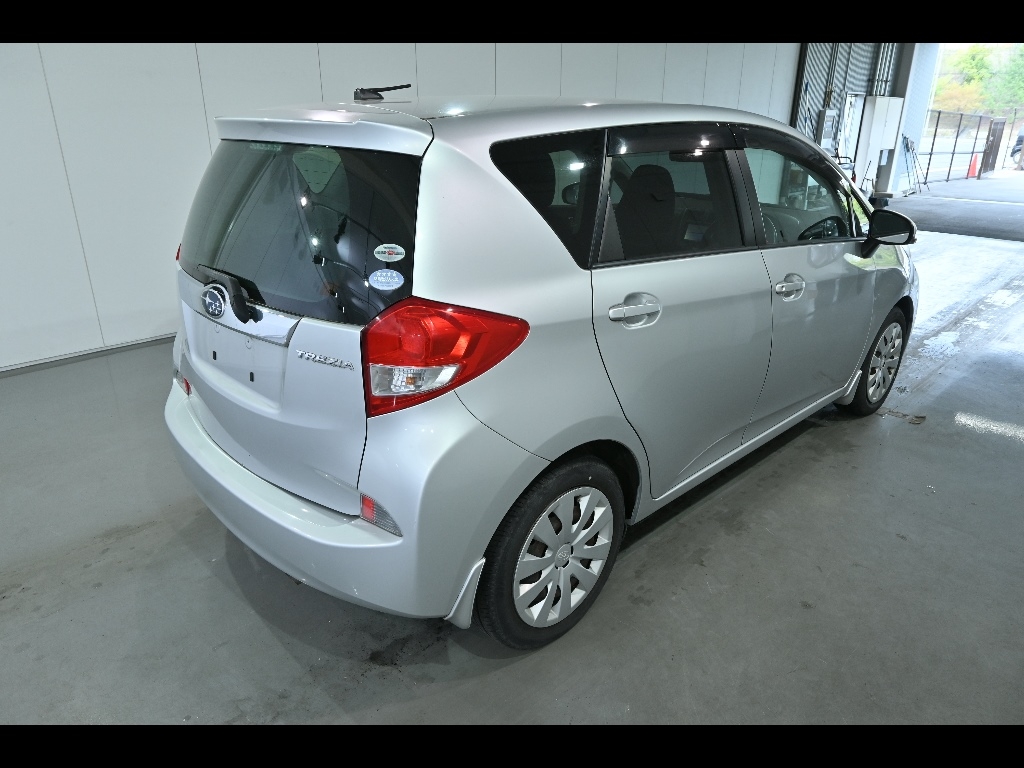 SUBARU TREZIA