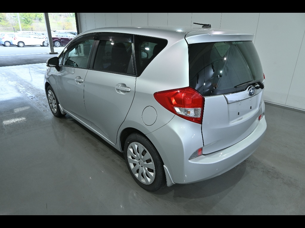 SUBARU TREZIA