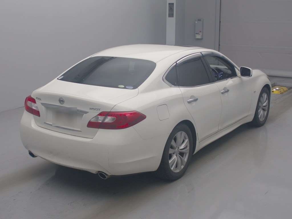 NISSAN FUGA