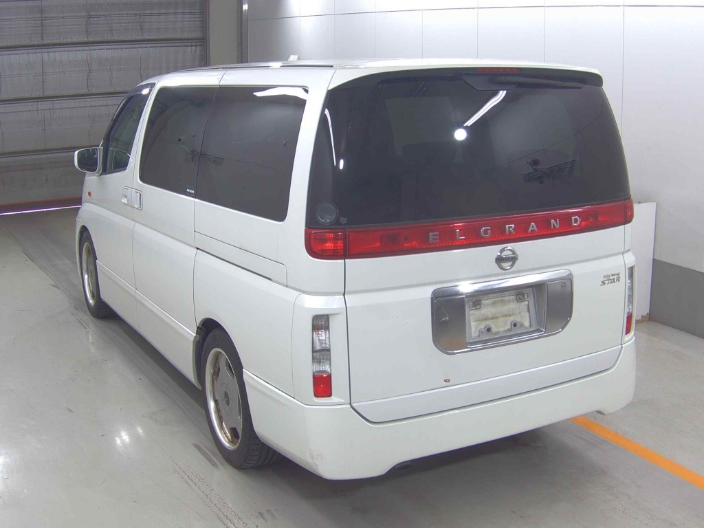 NISSAN ELGRAND