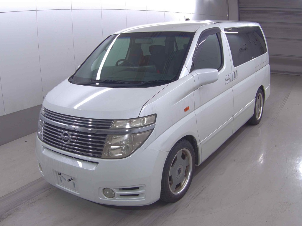 NISSAN ELGRAND