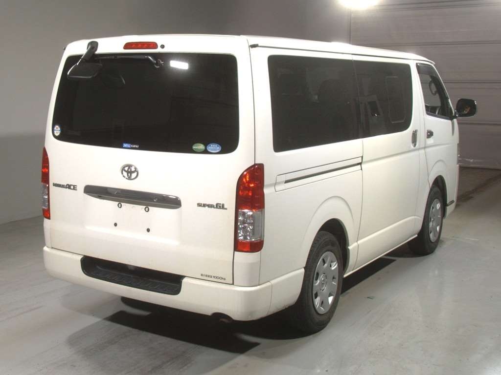TOYOTA REGIUS ACE