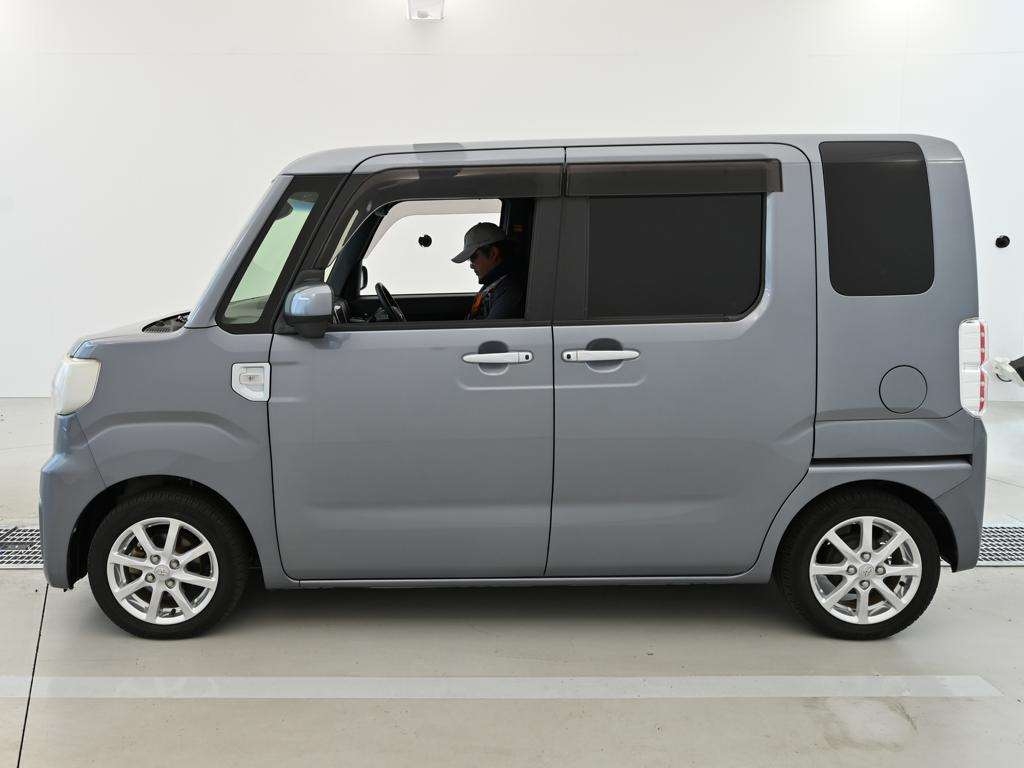 TOYOTA PIXIS MEGA
