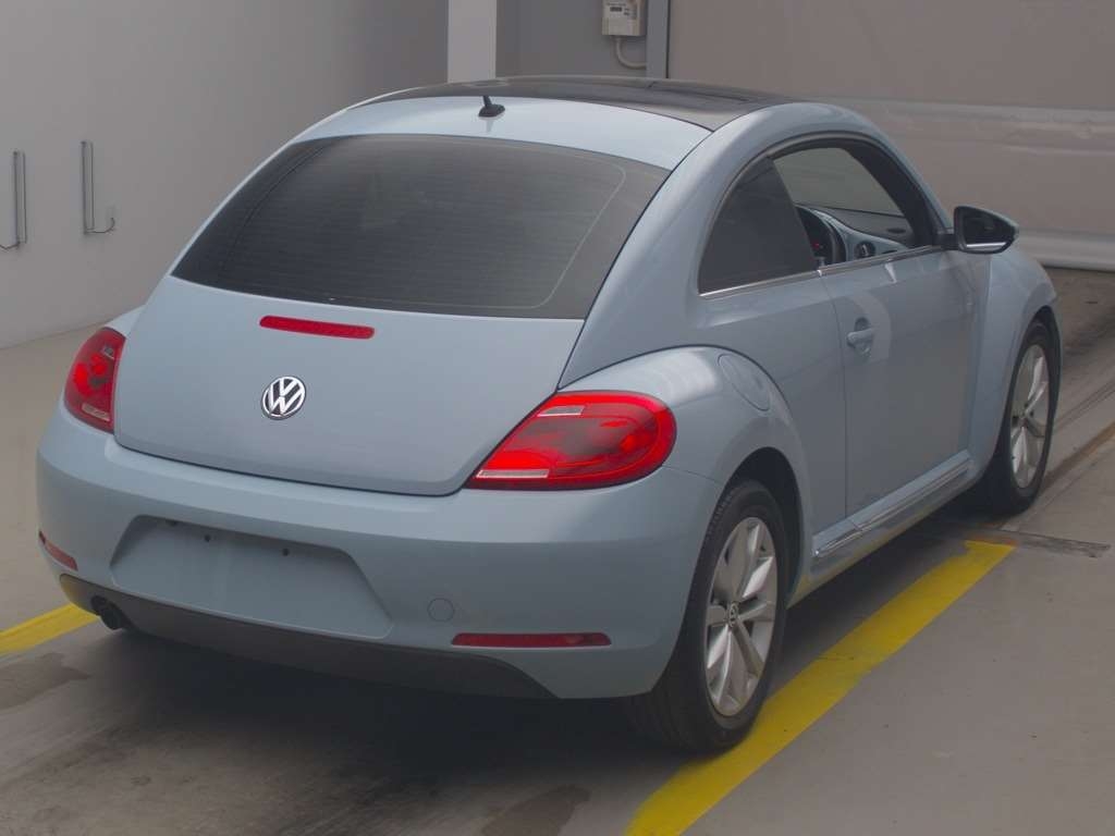 VOLKSWAGEN BEETLE