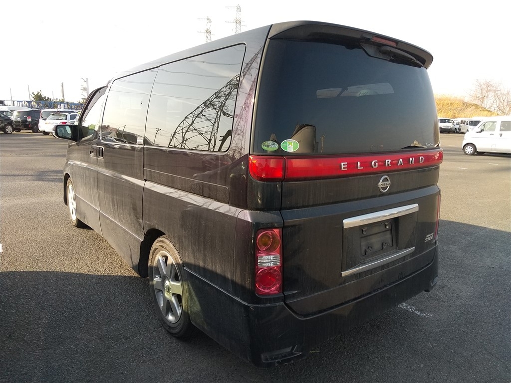 NISSAN ELGRAND