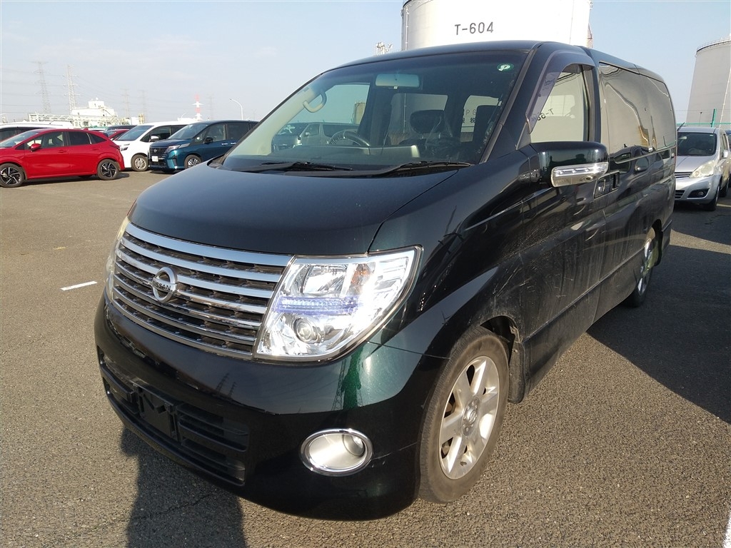 NISSAN ELGRAND