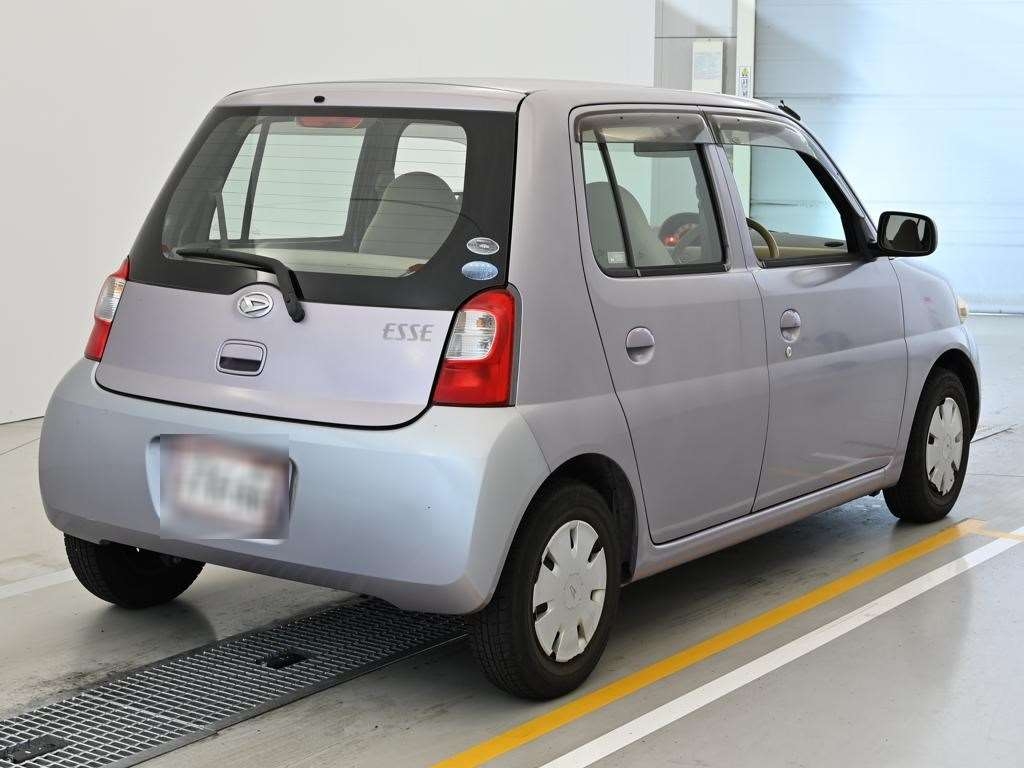 DAIHATSU ESSE
