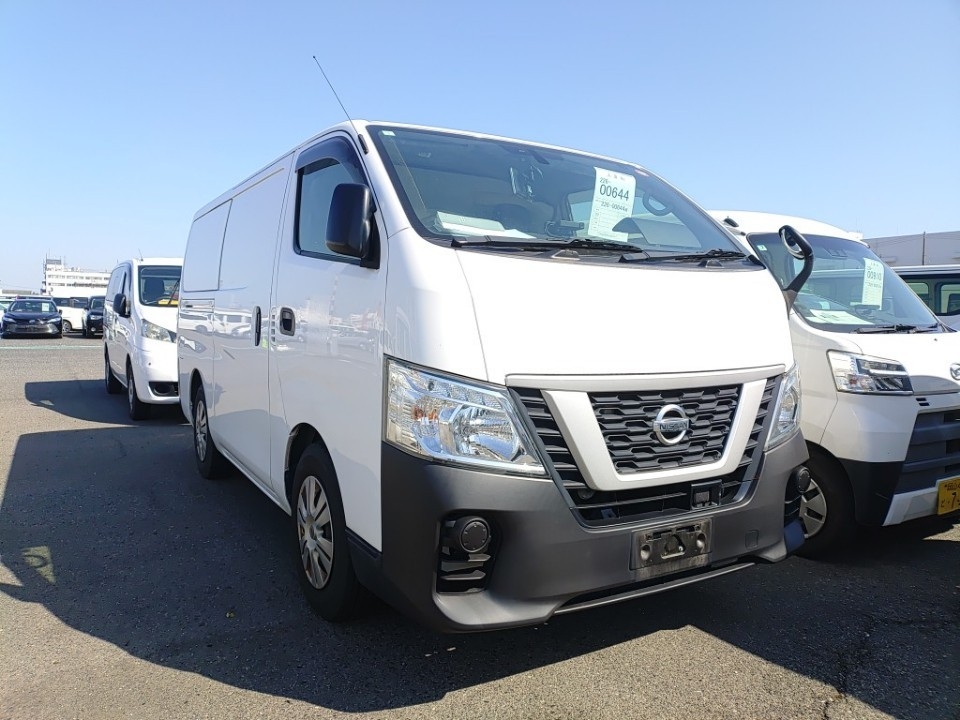 NISSAN NV350 CARAVAN