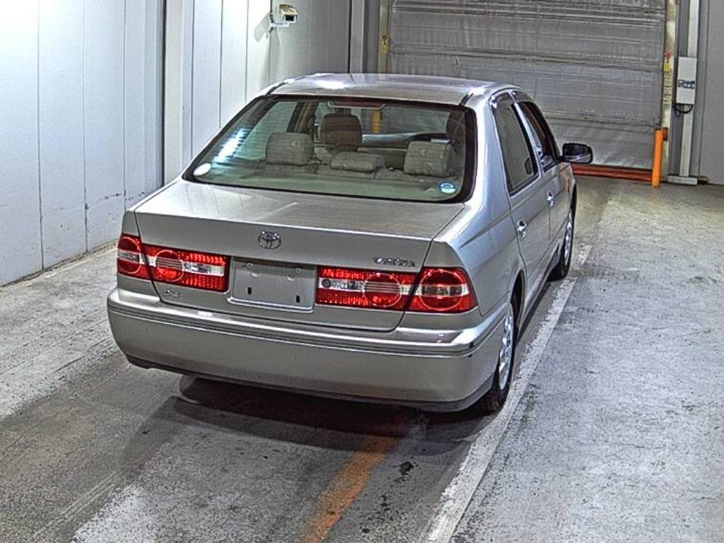 TOYOTA VISTA