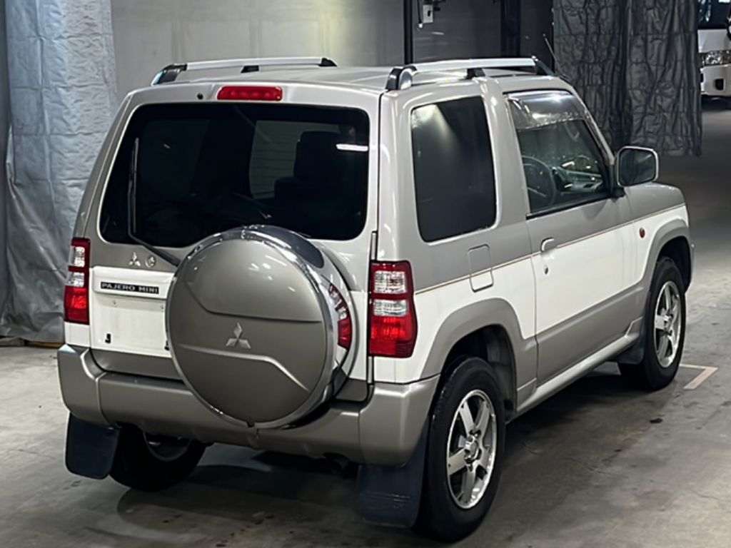 MITSUBISHI PAJERO MINI