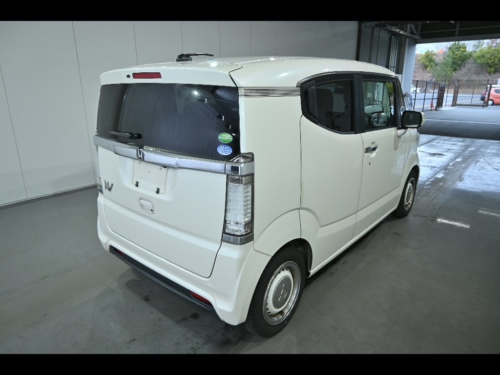 HONDA N-BOX SLASH