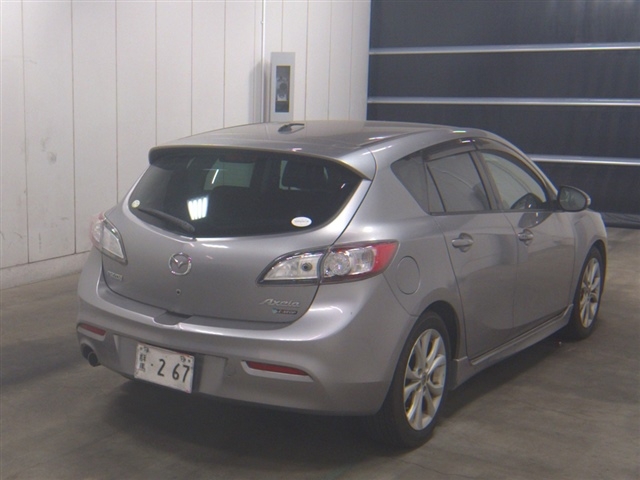 MAZDA AXELA