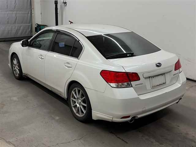 SUBARU LEGACY B4