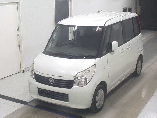 NISSAN ROOX