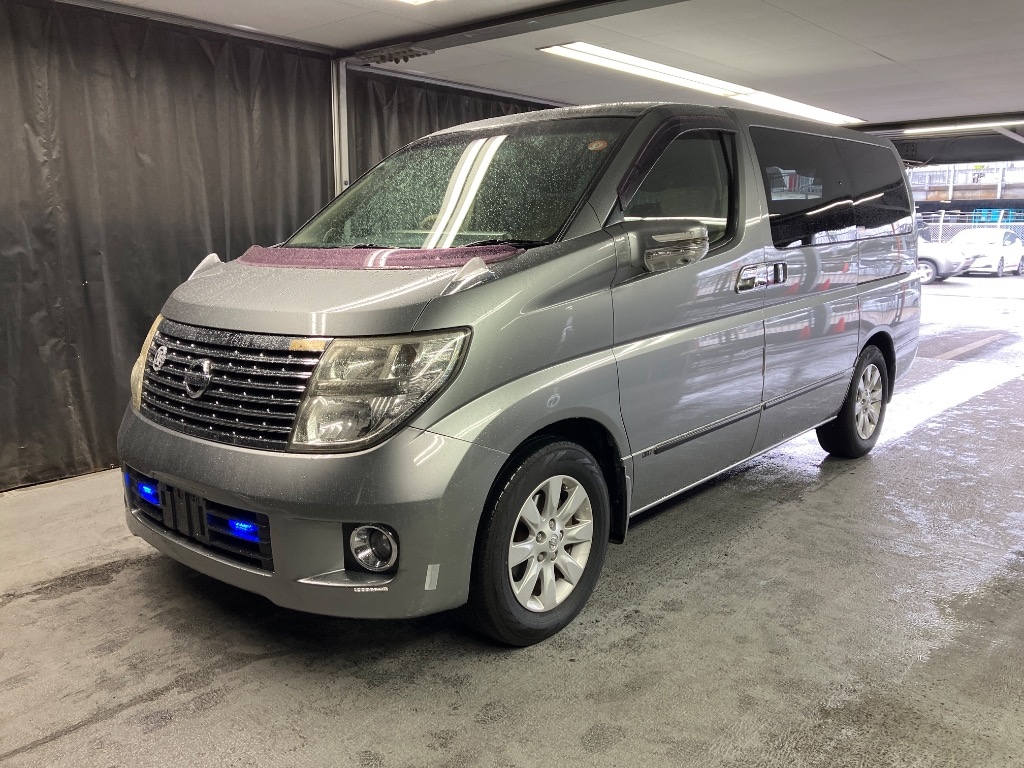 NISSAN ELGRAND