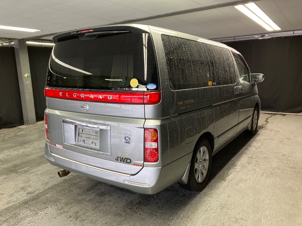 NISSAN ELGRAND