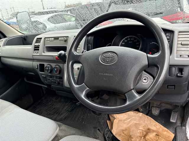 TOYOTA REGIUS ACE